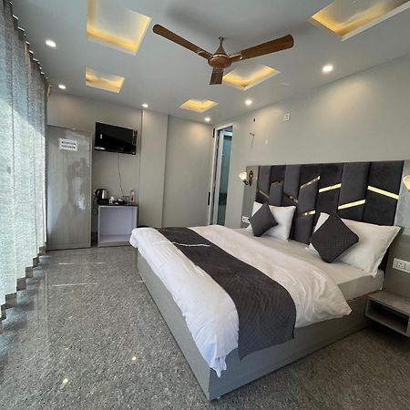Hotel Grand Safari Kotdwara Экстерьер фото