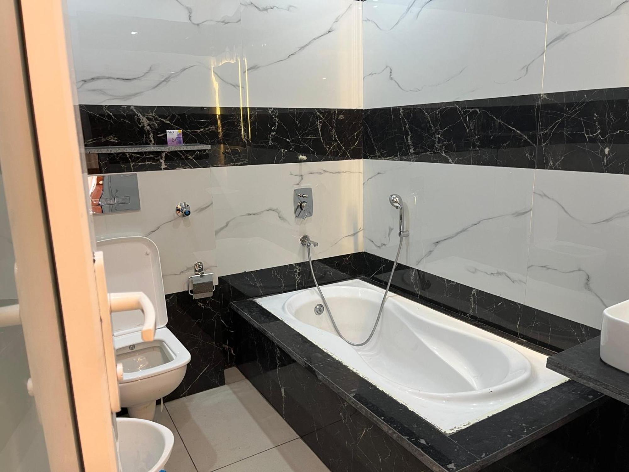 Hotel Grand Safari Kotdwara Экстерьер фото
